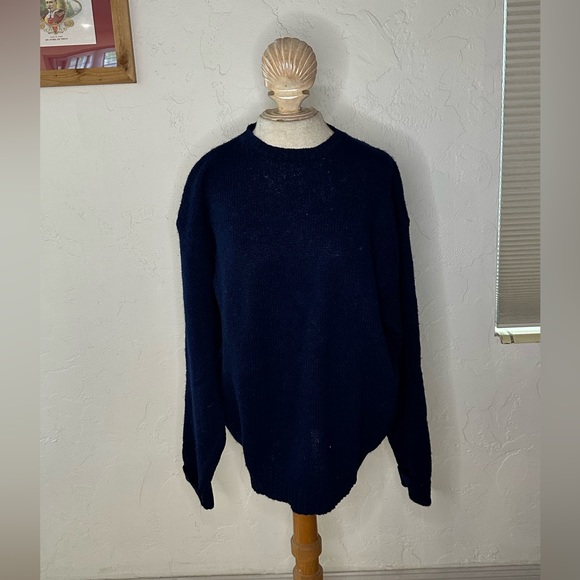 Vintage 80s Abercrombie and Fitch Navy Merino Wool V-Neck Sweater Size L - Picture 2 of 2